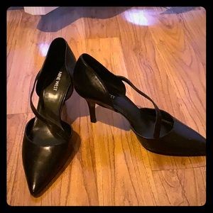 Nine West black pumps
